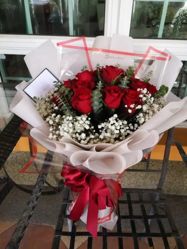 10 Red Roses - Image 3